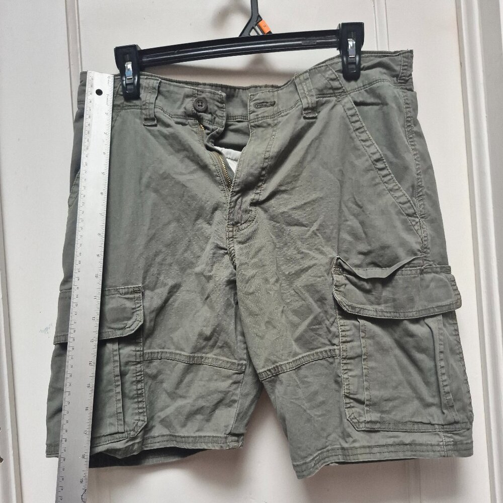 Wrangler Relaxed Fit Olive Cargo Shorts - 100% cotton - 30